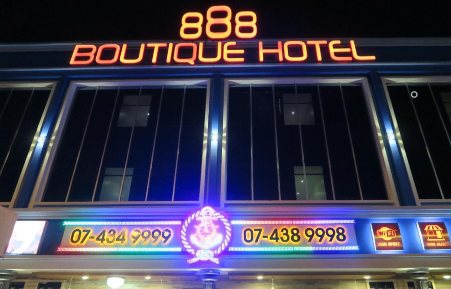 888 บูทิก โฮเต็ล Hotel บาตู ปาฮัท ภายนอก รูปภาพ