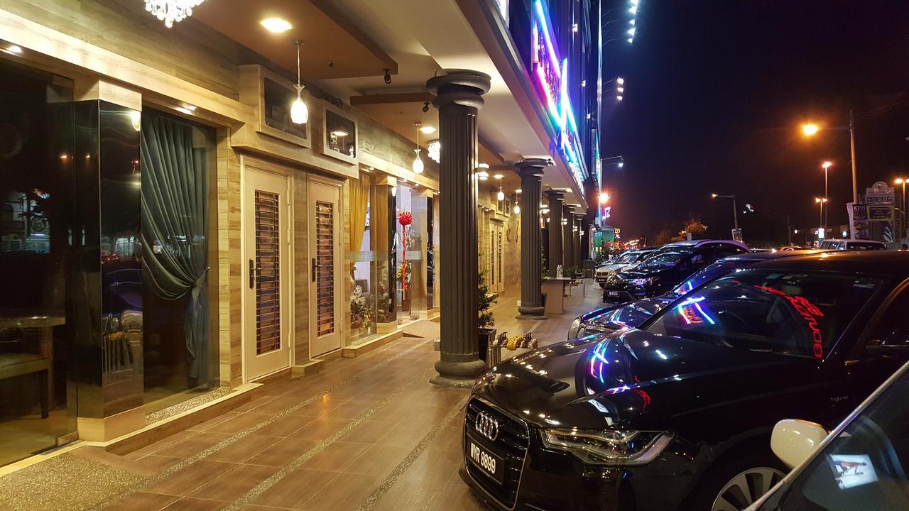 888 บูทิก โฮเต็ล Hotel บาตู ปาฮัท ภายนอก รูปภาพ