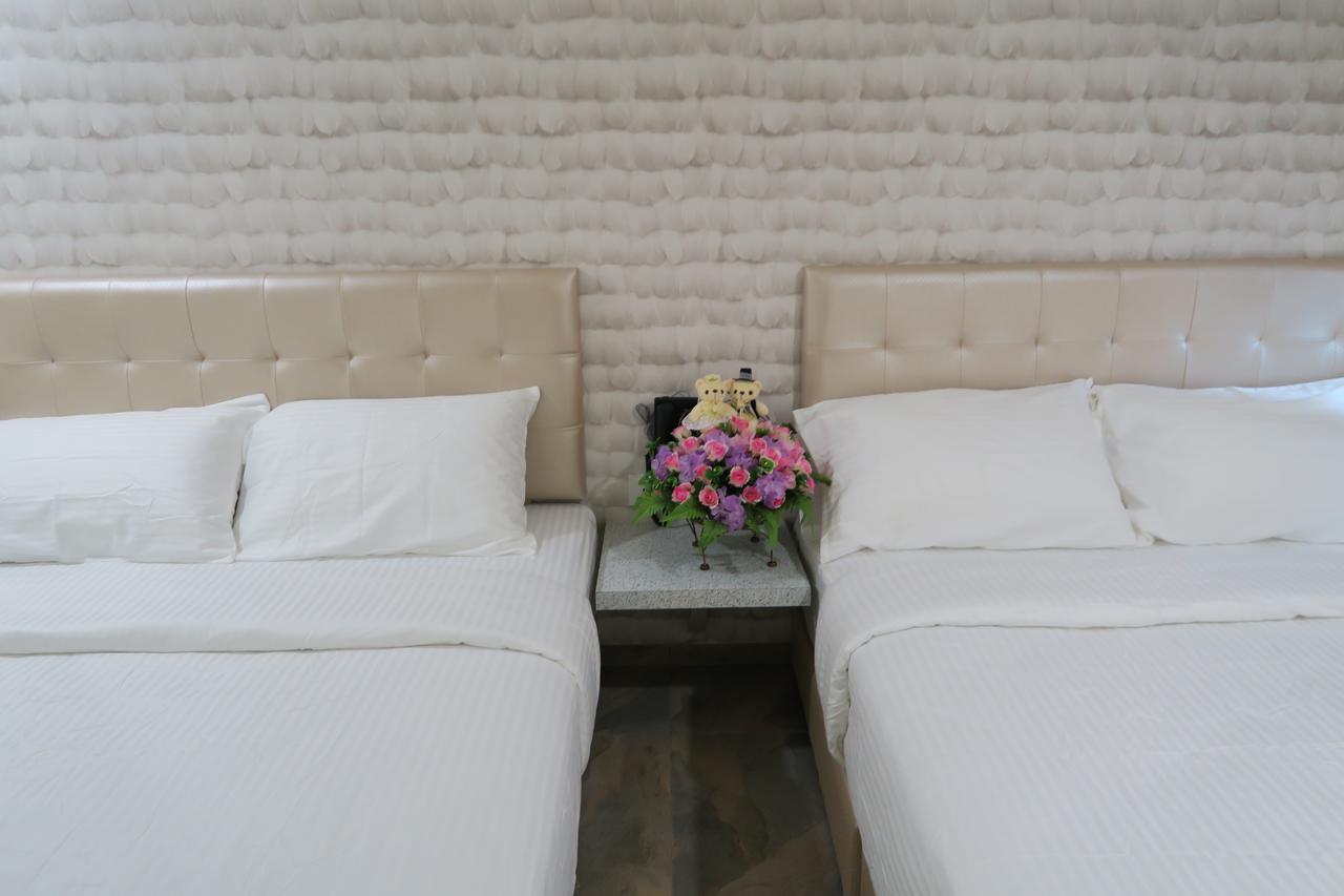 888 บูทิก โฮเต็ล Hotel บาตู ปาฮัท ภายนอก รูปภาพ